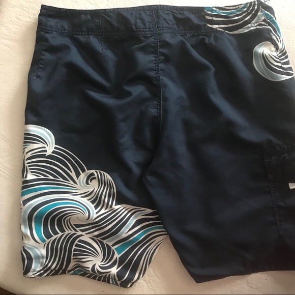 Old Navy Mens Swim Shorts - Picture 2 of 8